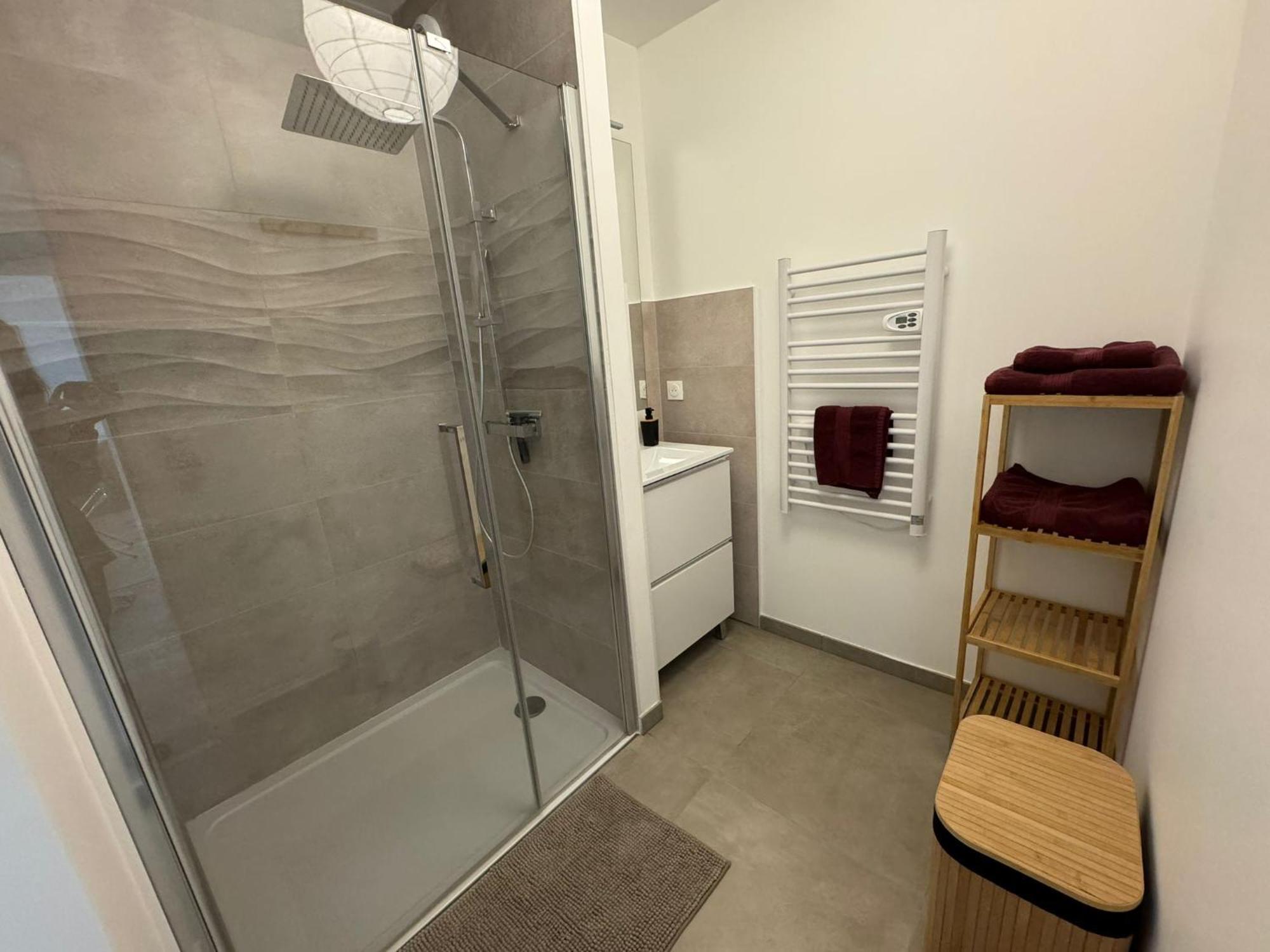 Presqu'Ile, Appartement Neuf Avec Balcon, Salle De Gym Et Parking Caen Eksteriør billede